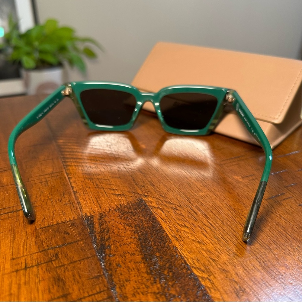 Burberry Green Sunglasses - Picture 5 of 15